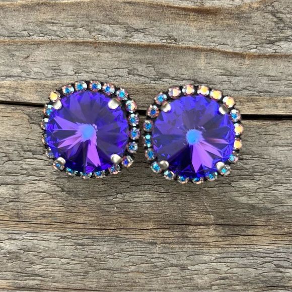 Jewelry - Handcrafted earrings with Swarovski crystal